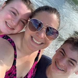 Meet your Posher, Kelly